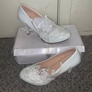 Like new wedding heels size 7